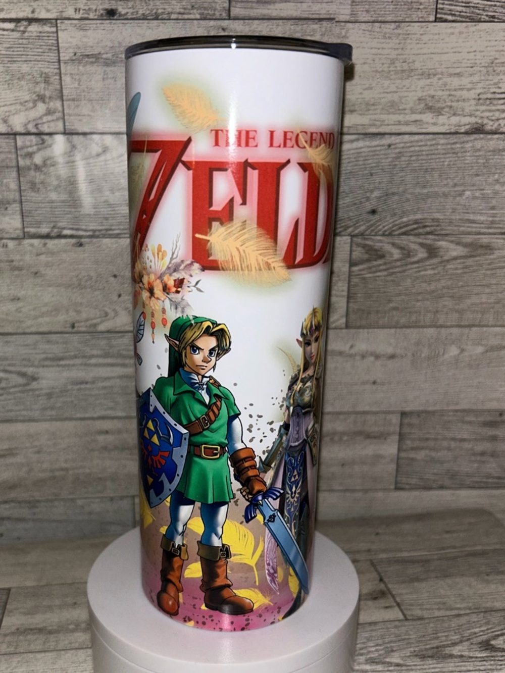 The Legend of Zelda 20oz Stainless Tumbler - Link & Zelda Artwork